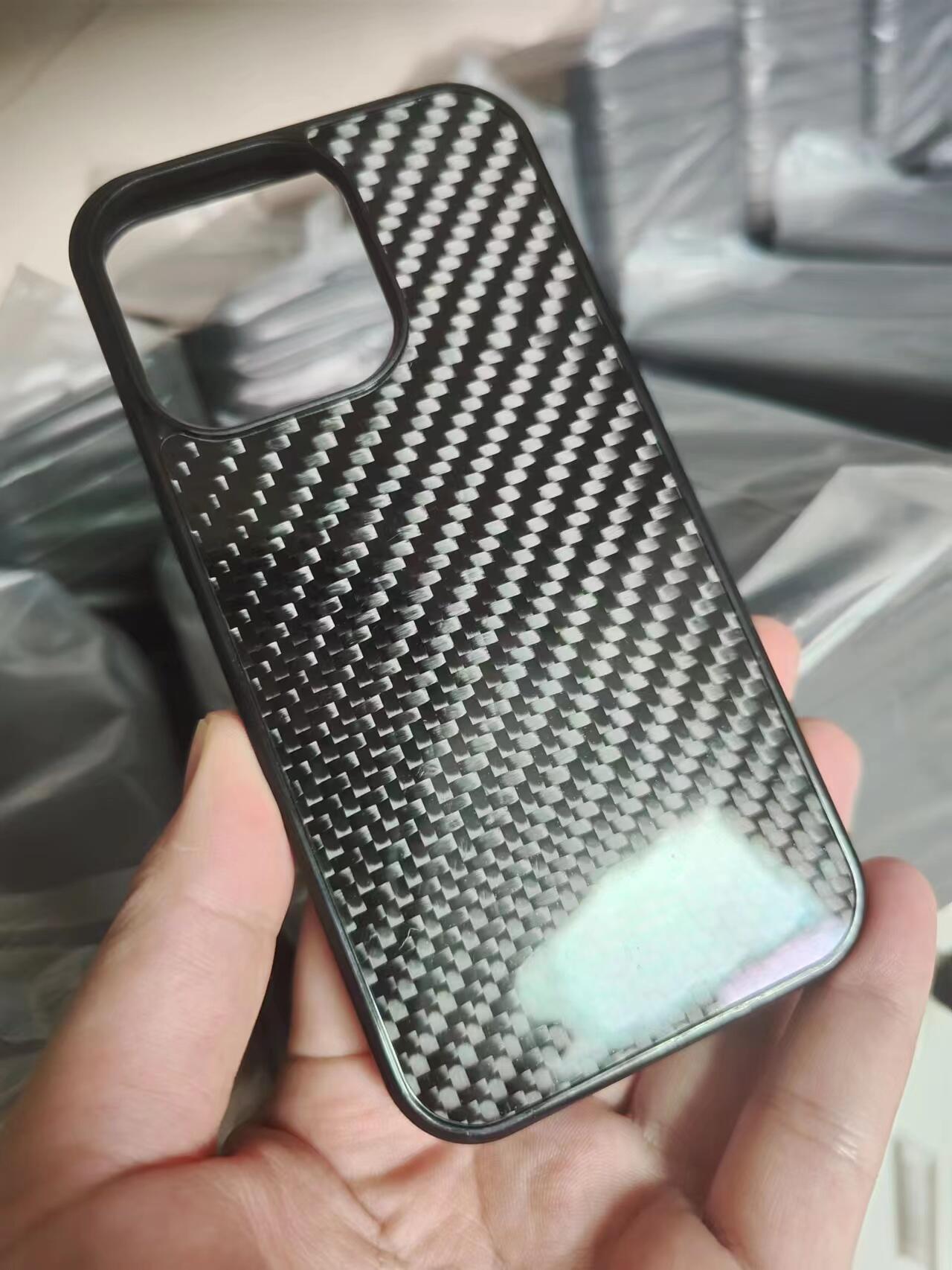 CaseCrafted® Carbon - Exceptionelt Håndlavet Telefoncover i Kulfiber