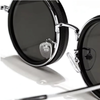 AdjustableSunglass: Fra Klart Lys Til Svagt Lys Justerbar Dæmpningssolbrille Med Etui