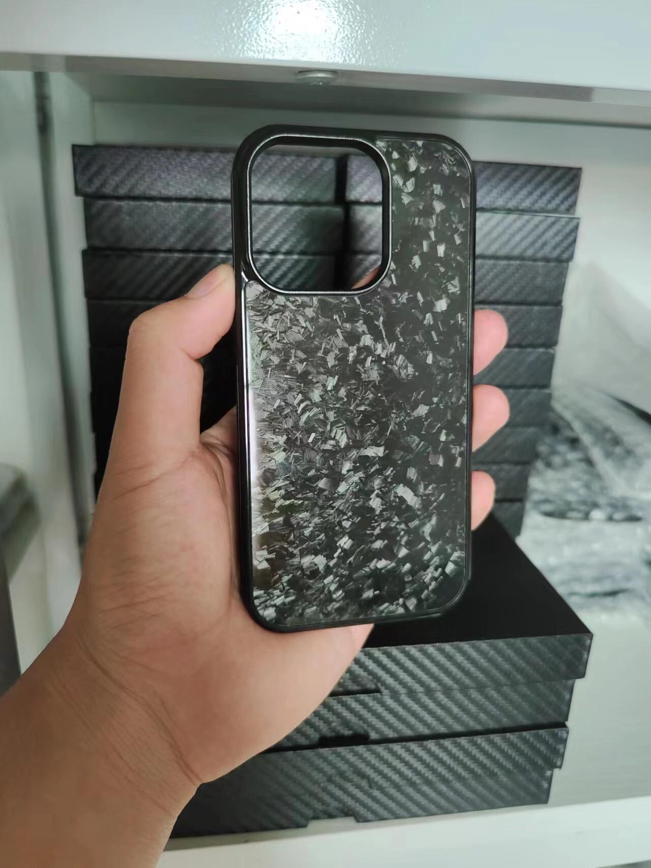 CaseCrafted® Carbon - Exceptionelt Håndlavet Telefoncover i Kulfiber