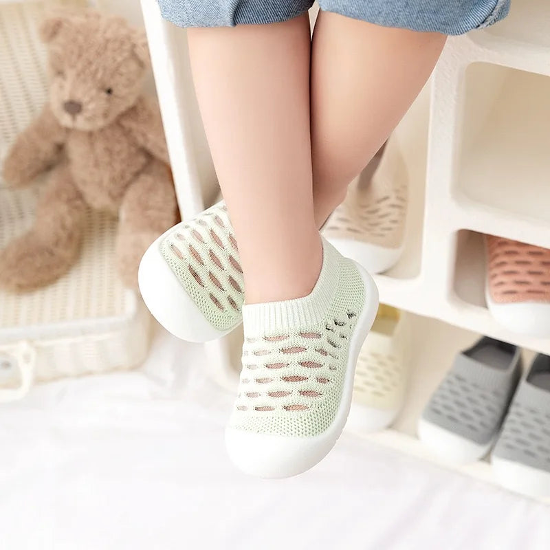 Kletshuts™ TinyShoes: Skridsikker Baby Mesh Sko