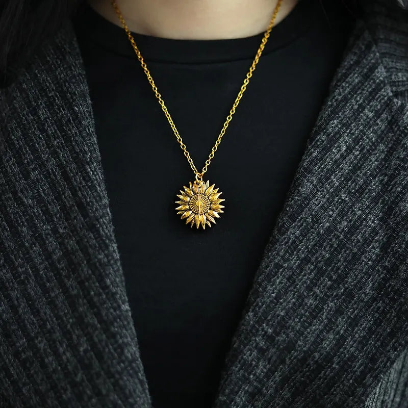 Jewelance™ SunflowerNecklace: "Du Er Min Solstråle" Solsikke Charm Halskæde