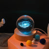 Ledsen™ CrystalBall - 3D-Solsystemkrystalkugle Med LED-Lys