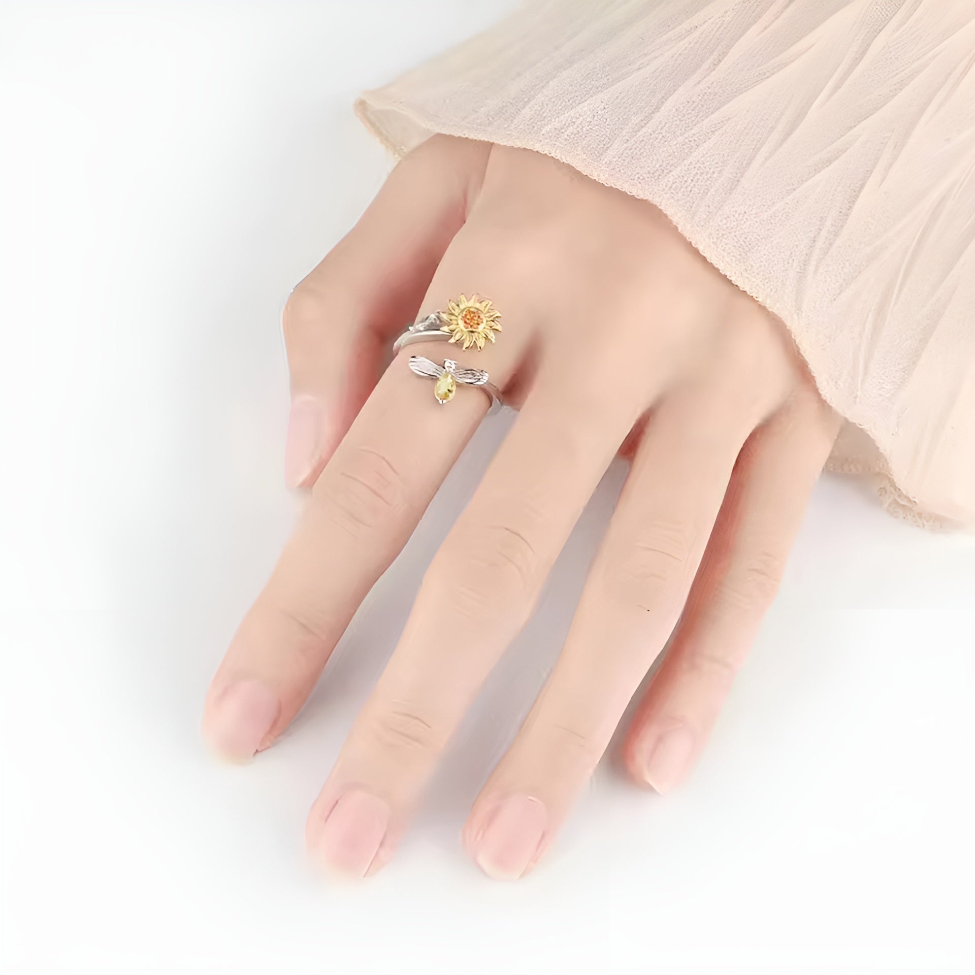 Jewelance™ SunflowerRing 1+1 GRATIS: Elegant Justerbar Spinning Solsikke Ring