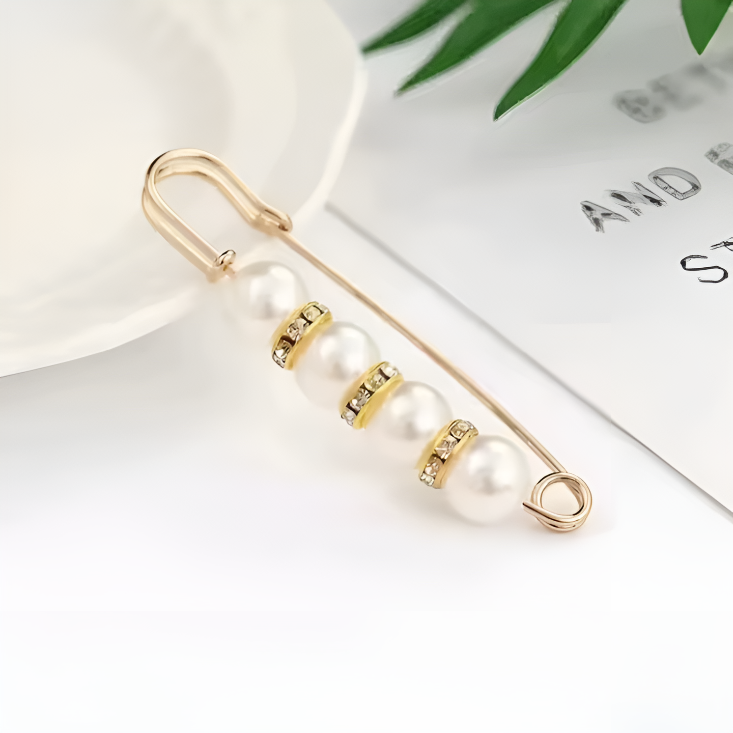 Jewelance™ BroochPin 1+1 GRATIS: Elegant Stilfuld Perle Sikkerhed Nål Brocher Sæt