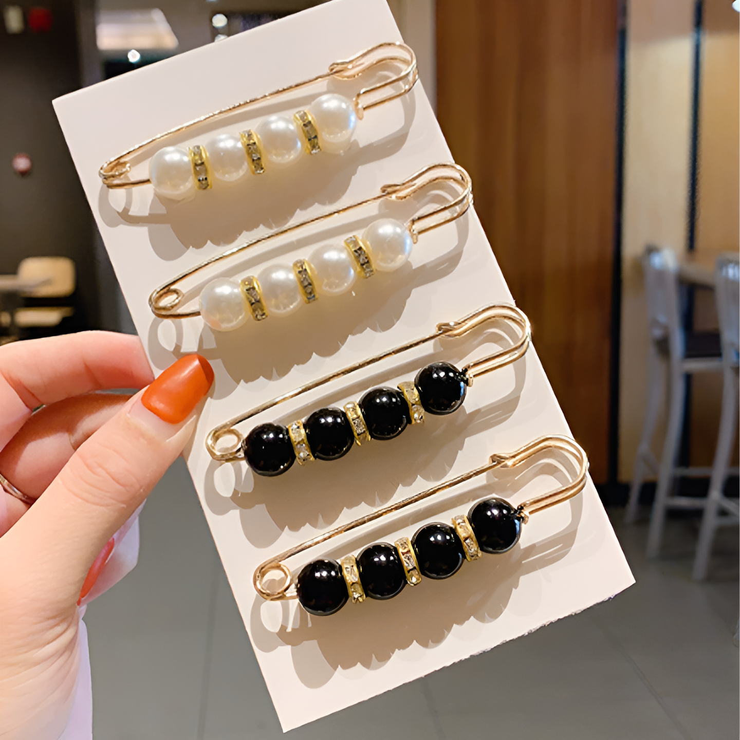 Jewelance™ BroochPin 1+1 GRATIS: Elegant Stilfuld Perle Sikkerhed Nål Brocher Sæt