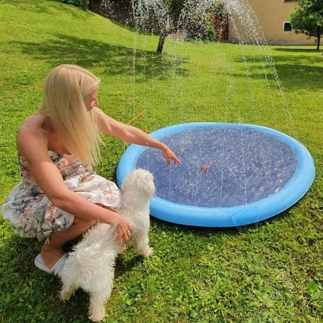 DogFri™ Splash - Forfriskende Sprinkler til Hunde